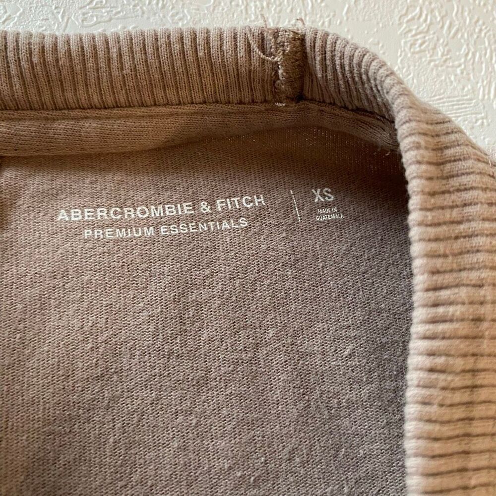 Abercrombie & Fitch Premium Essentials Tan Long Sleeve Crewneck Shirt Men’s XS - Picture 3 of 6